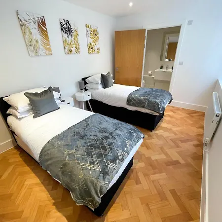 Beautiful Apartment In The Heart Of Chelmsford Exterior photo