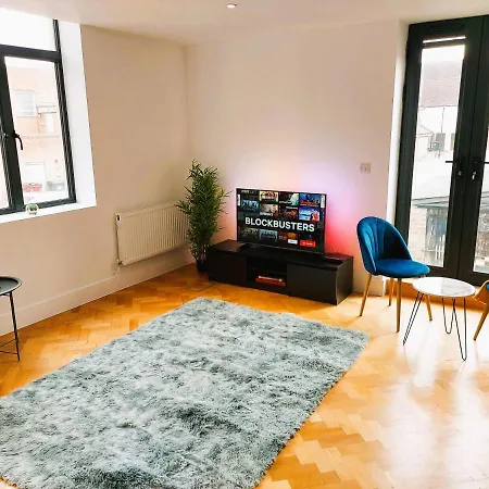 Beautiful Apartment In The Heart Of Chelmsford Exterior photo